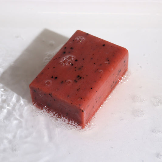 Klay Tonseife Orange & Ingwer 140g – Naturseife mit gelber Tonerde & Kaffeepulver-Peeling