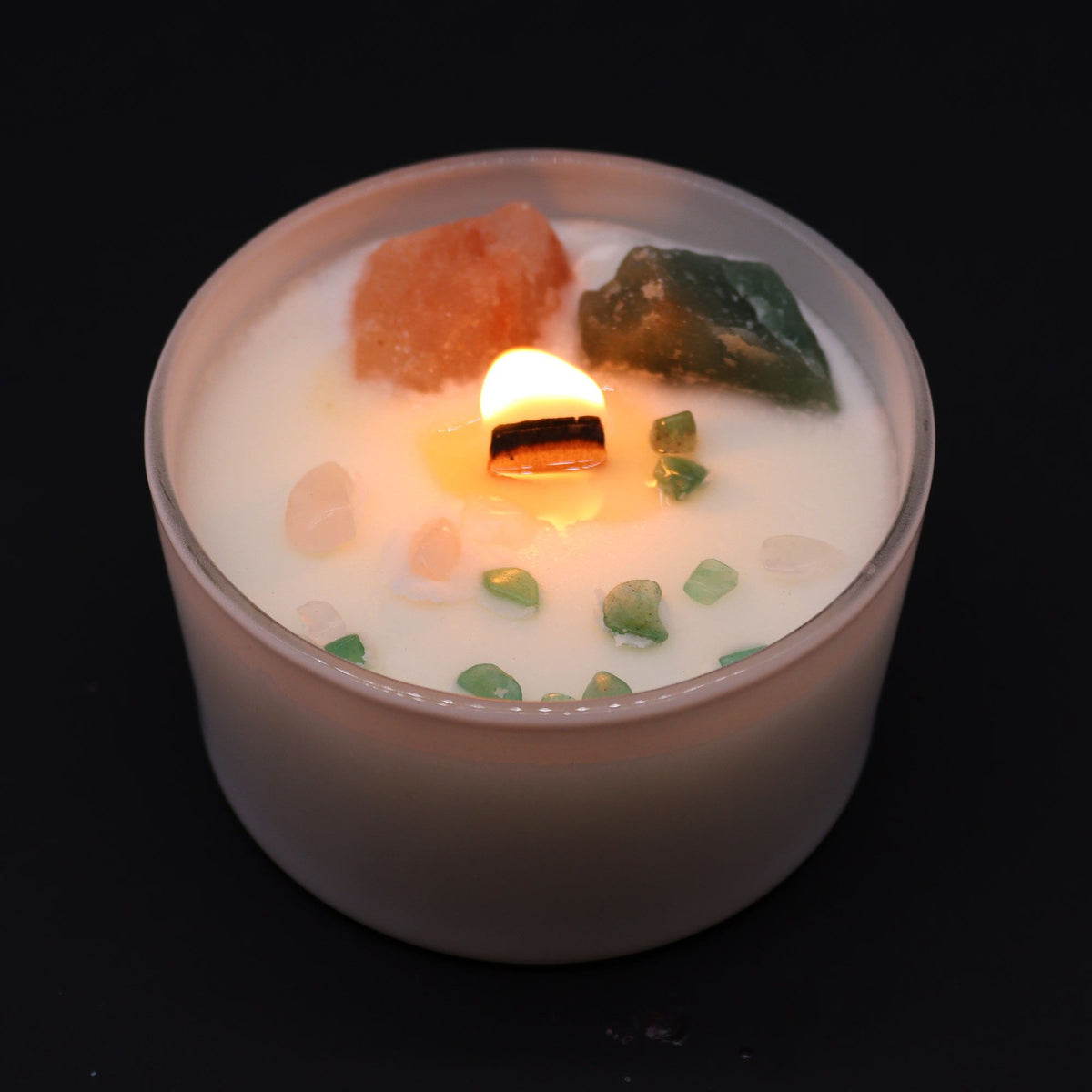 Chakra Kristallkerze – Herzchakra | Sojakerze mit Edelsteinen