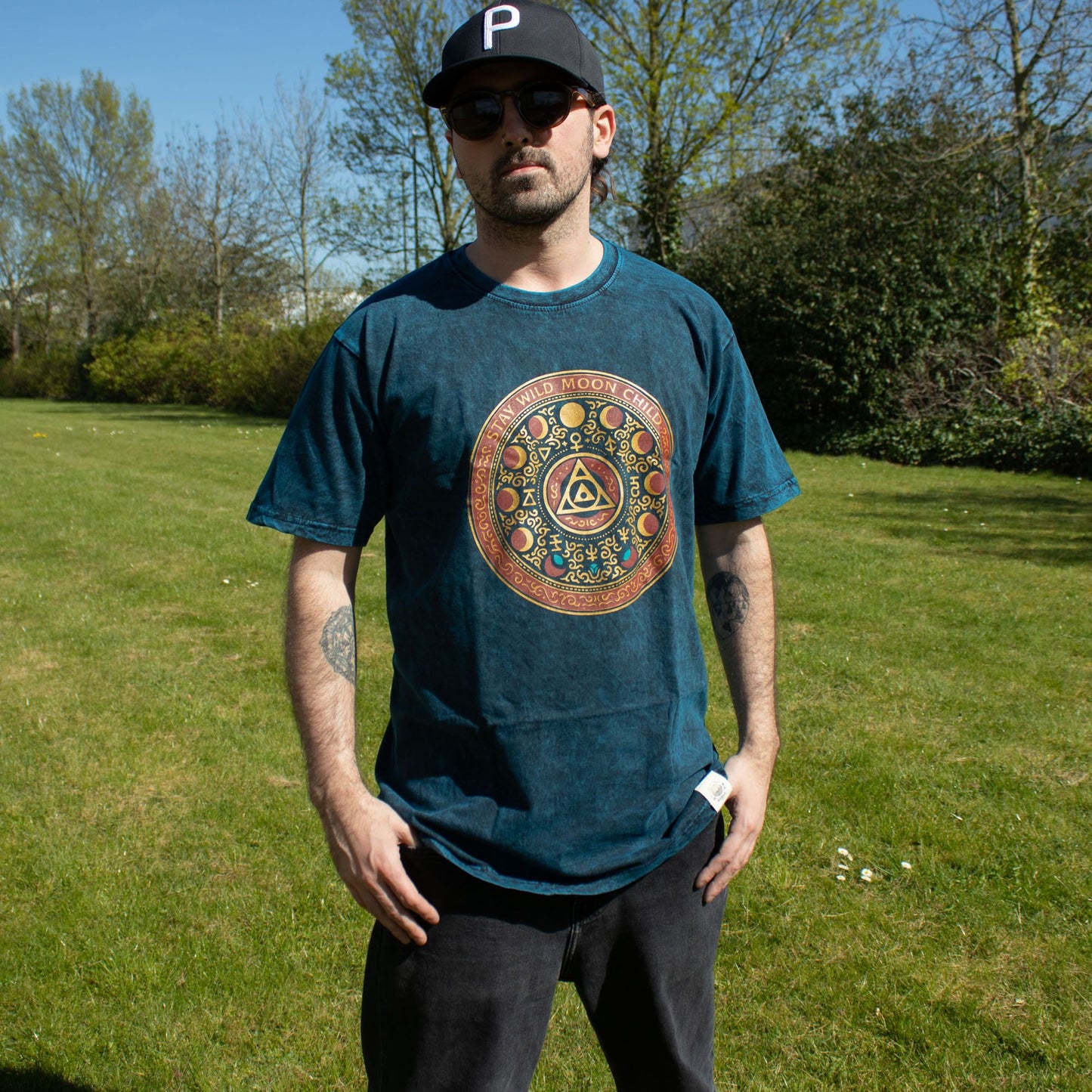 Nomad Sari Stonewashed T-Shirt – Stay Wild Moon Child – Blau – Größe L