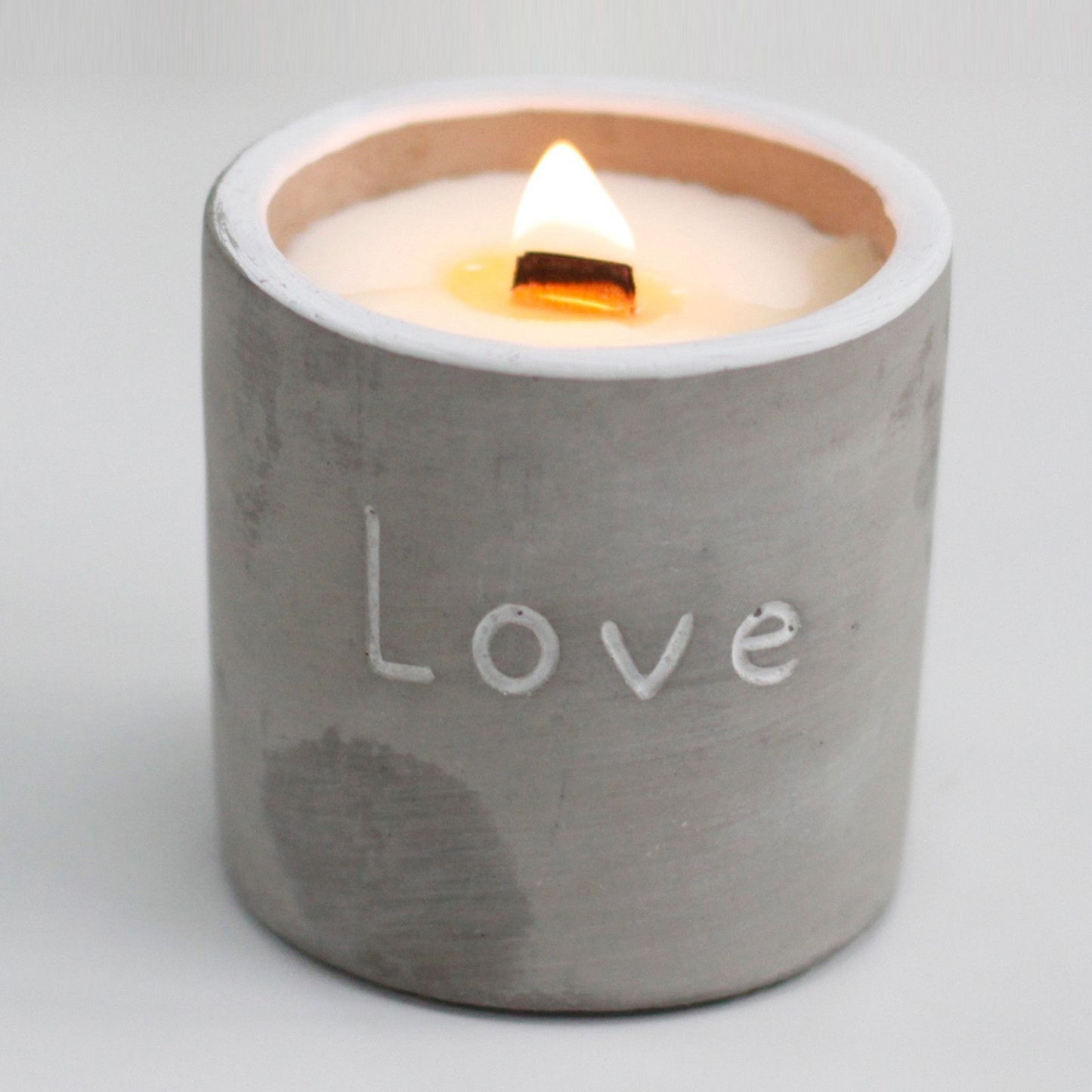 Med Concrete Soy Candle – Purple Fig & Cassis | Sojakerze im Betonbehälter