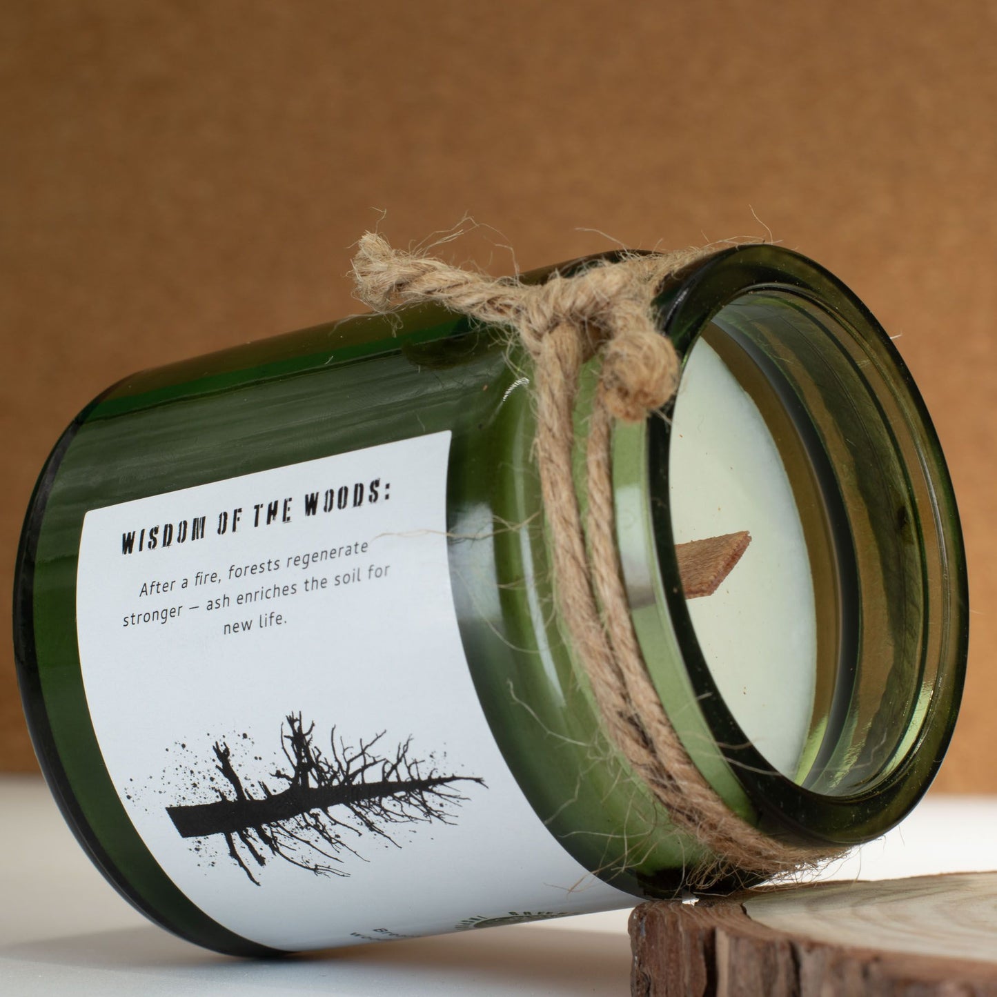 Greenman Holzdocht Sojakerze – Asche & Holzrauch | Rauchiger Waldduft