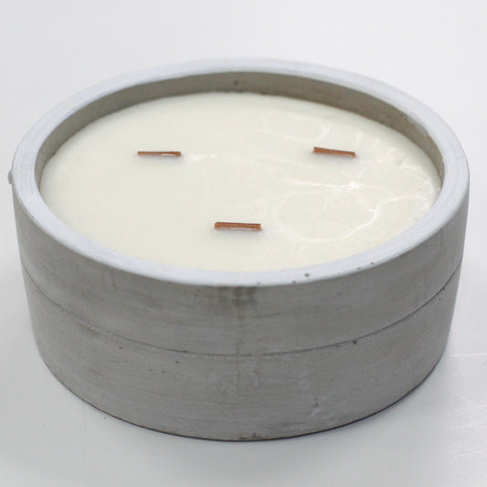 Large Concrete Soy Candle – Patchouli & Dark Amber | Sojakerze im Betonbehälter