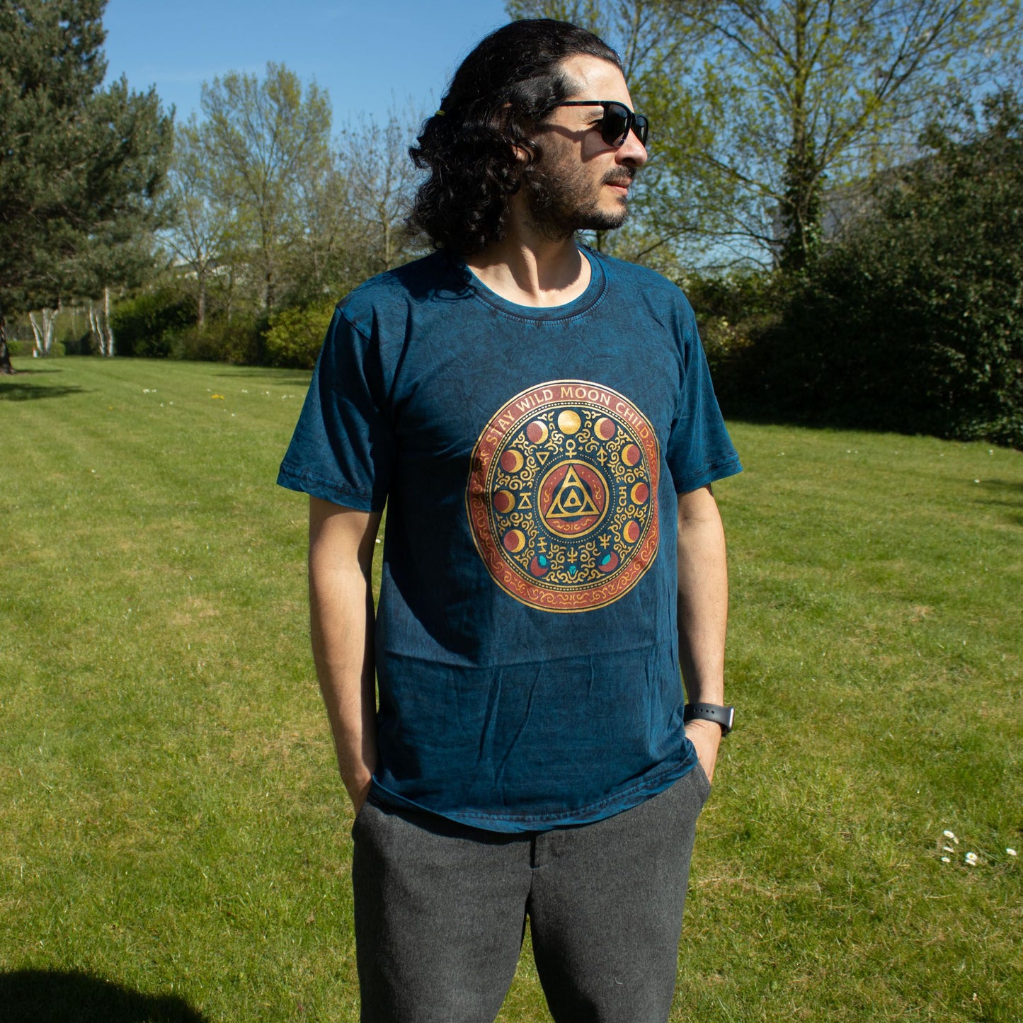 Nomad Sari Stonewashed T-Shirt – Stay Wild Moon Child – Blau – Größe M
