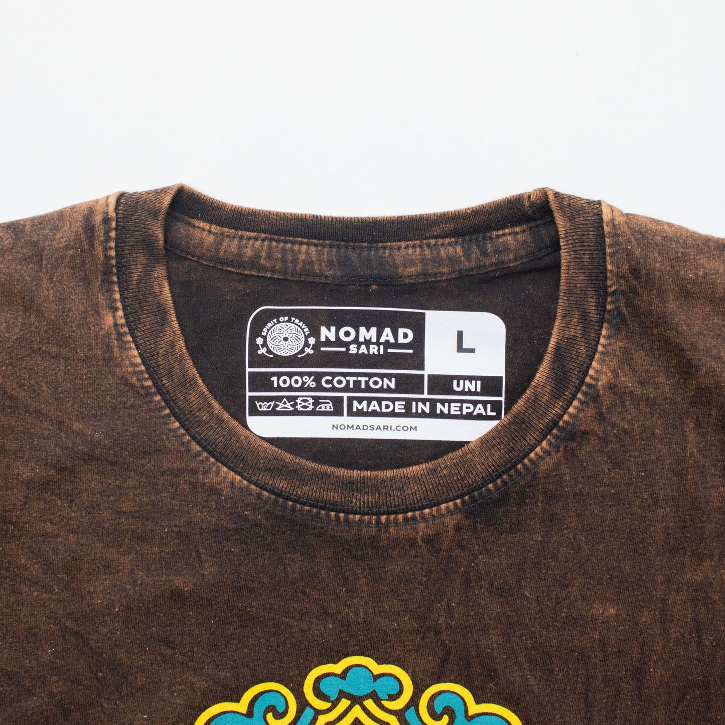 Nomad Sari Stonewashed T-Shirt – Sonne & Tierkreis – Braun – Größe L