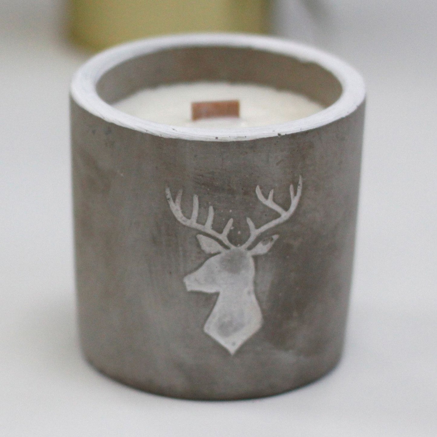 Med Concrete Soy Candle – Whiskey & Woodsmoke | Sojakerze im Betonbehälter