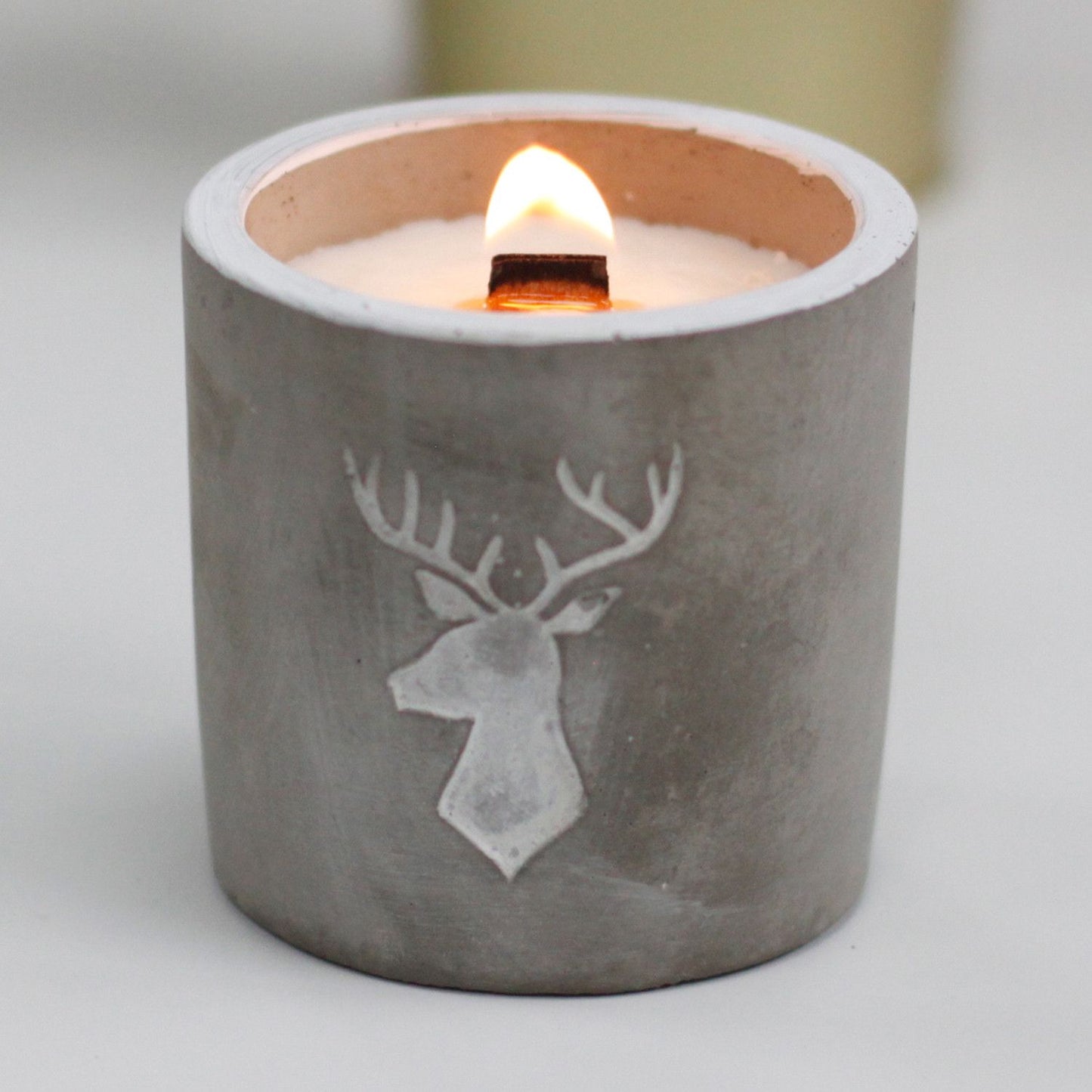 Med Concrete Soy Candle – Whiskey & Woodsmoke | Sojakerze im Betonbehälter