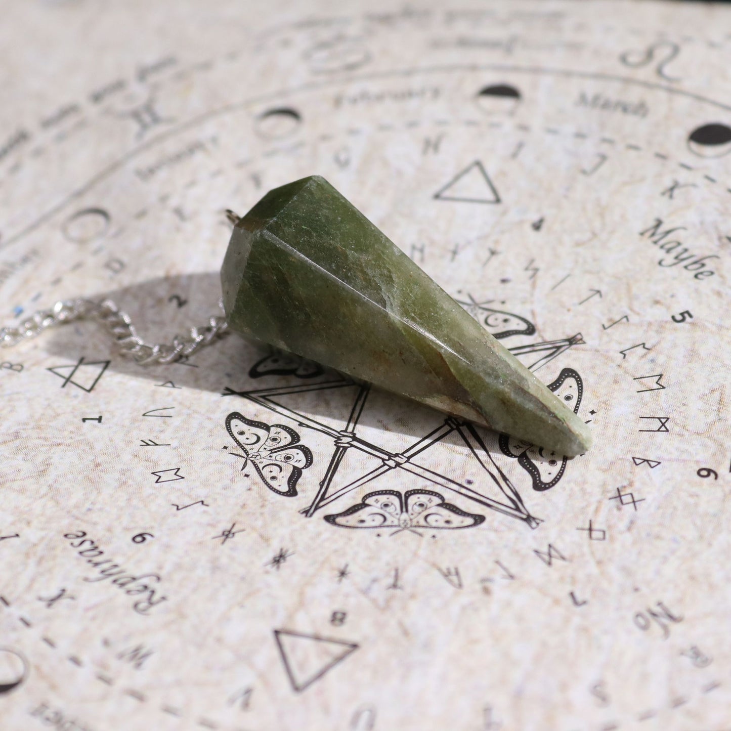 Ancient Witch Spell Incense – Prosperity | Räucherstäbchen mit Aventurin-Pendel